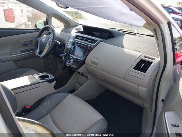 Toyota Prius V Five 2017 JTDZN3EU5HJ057936 Image 5