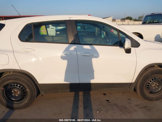 Chevrolet TRAX LS 2018 3GNCJKSB1JL185319 Image 13