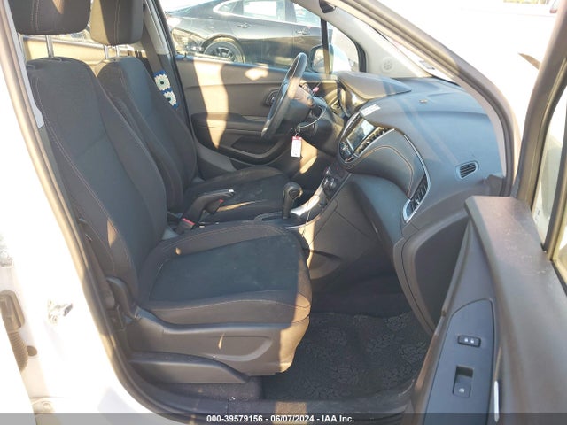 Chevrolet TRAX LS 2018 3GNCJKSB1JL185319 Image 5