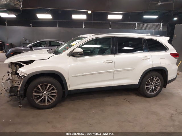 Toyota Highlander Xle 2019 5TDJZRFH3KS574359 Image 15