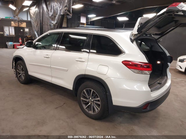 Toyota Highlander Xle 2019 5TDJZRFH3KS574359 Image 3
