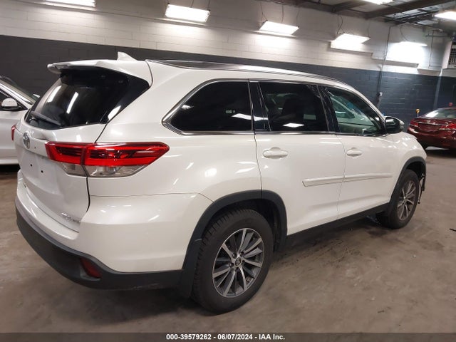 Toyota Highlander Xle 2019 5TDJZRFH3KS574359 Image 4