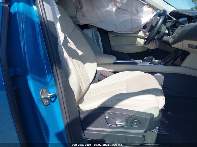 WA1VABGE1KB008688 Audi E-tron Premium Plus