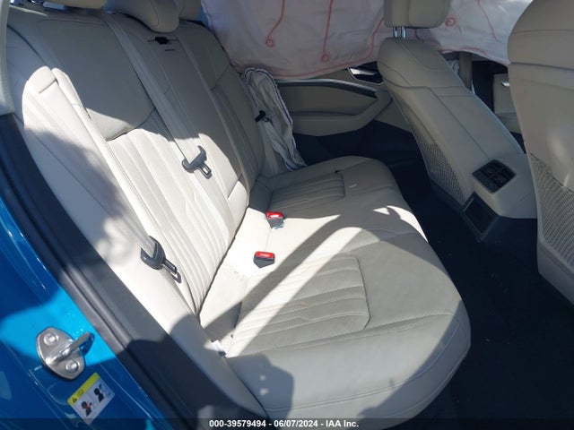 WA1VABGE1KB008688 Audi E-tron Premium Plus