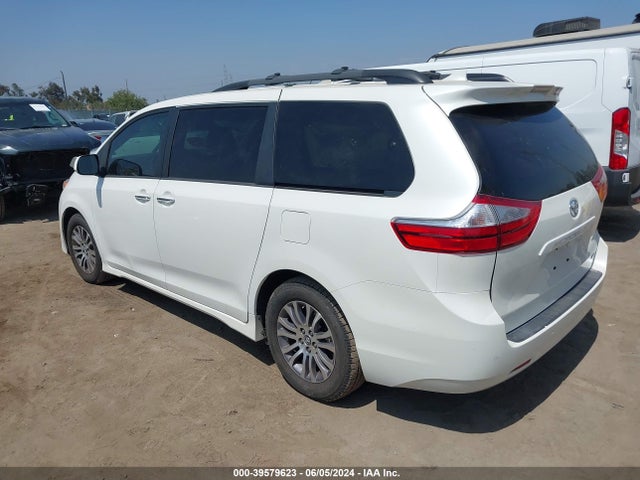 Toyota Sienna Xle 8 Passenger 2018 5TDYZ3DC1JS914982 Image 3