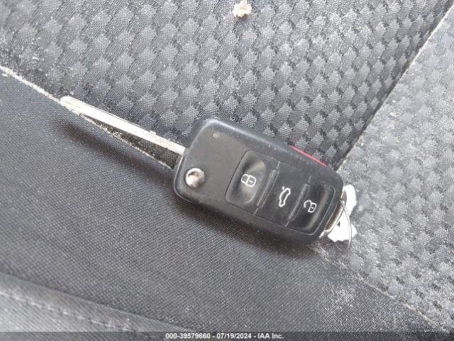 1VWAS7A31FC021010 Volkswagen Passat 1.8t S