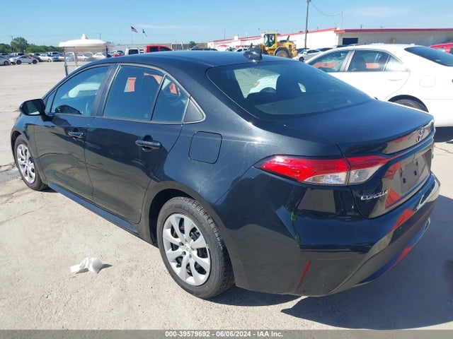 Toyota COROLLA LE 2022 5YFEPMAE1NP330763 Image 3