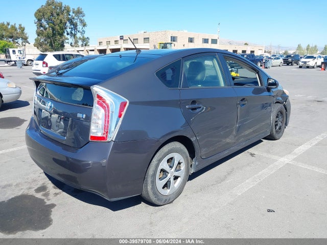 Toyota Prius Two 2014 JTDKN3DU7E0383953 Image 4