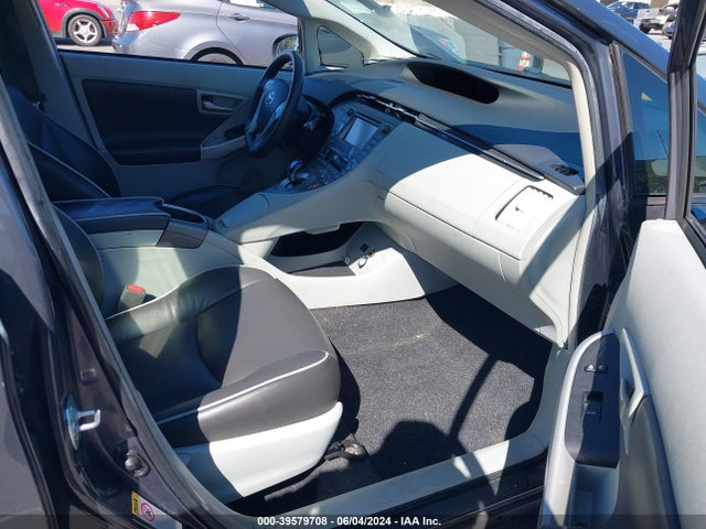 Toyota Prius Two 2014 JTDKN3DU7E0383953 Image 5
