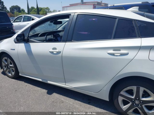JTDKARFU8G3019165 Toyota Prius Four Touring