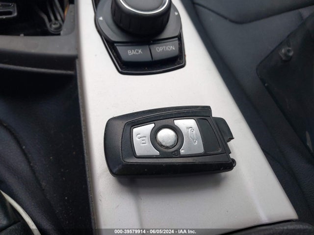 BMW 320i 2015 WBA3B1G5XFNT01852 Image 10