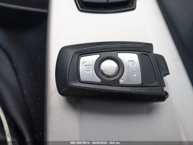 BMW 320i 2015 WBA3B1G5XFNT01852 Image 11