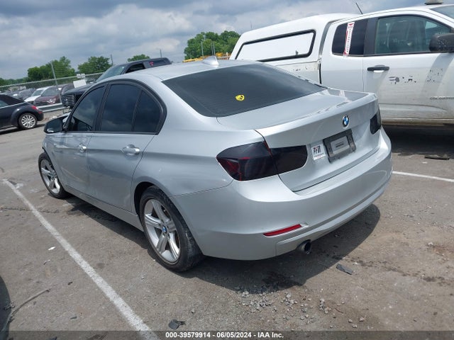 BMW 320i 2015 WBA3B1G5XFNT01852 Image 3
