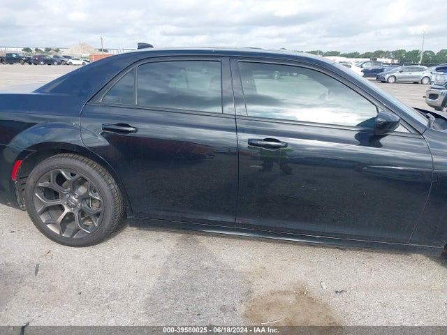 Chrysler 300 2018 2C3CCABG6JH216635 Image 13