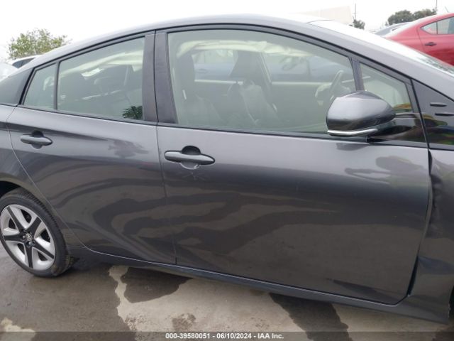 JTDKARFU7H3541867 Toyota Prius Three Touring