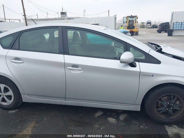 Toyota Prius Two 2014 JTDKN3DU3E0373677 Image 13