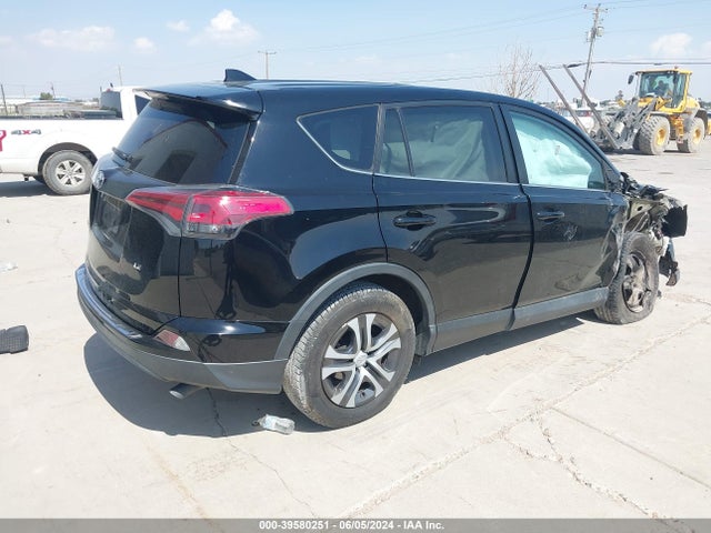 Toyota RAV4 LE 2017 2T3ZFREV7HW394389 Image 4