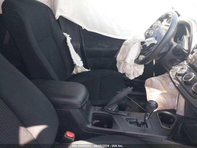 Toyota RAV4 LE 2017 2T3ZFREV7HW394389 Image 5