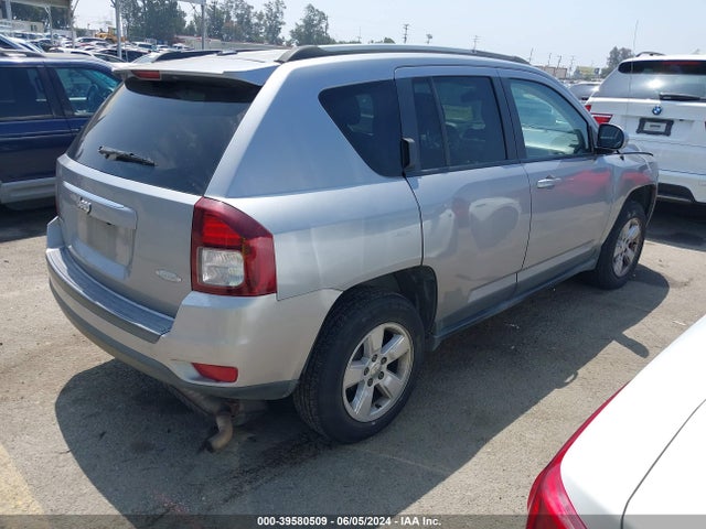 1C4NJCEB0HD182334 Jeep Compass Latitude Fwd