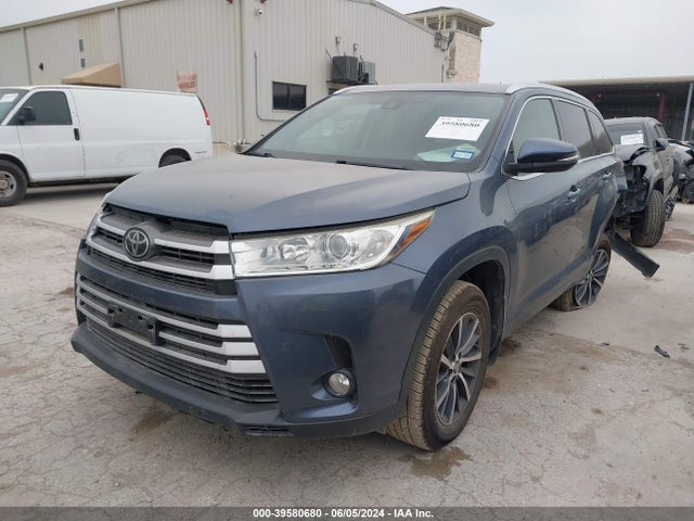 Toyota Highlander Xle 2017 5TDJZRFHXHS393591 Image 2