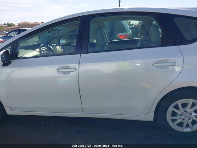 Toyota Prius V Three 2014 JTDZN3EU2EJ012917 Image 15
