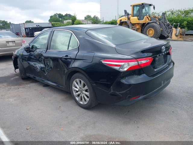 Toyota CAMRY LE 2018 JTNB11HK9J3026710 Image 3