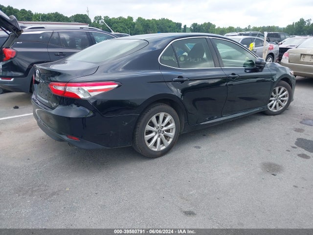 Toyota CAMRY LE 2018 JTNB11HK9J3026710 Image 4