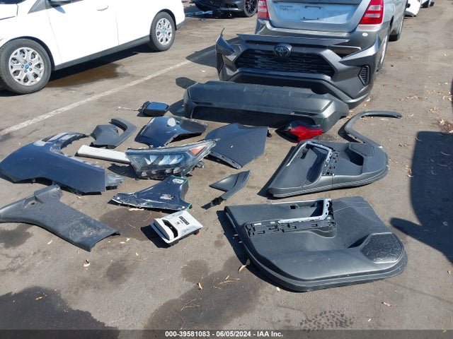 Toyota RAV4 LE 2019 2T3H1RFV8KW057584 Image 12