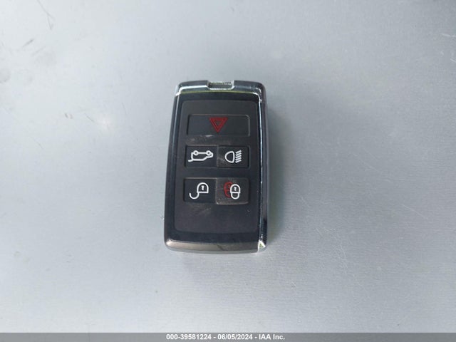 SALEPEFEXR2262748 Land Rover Defender 110 P500 Se