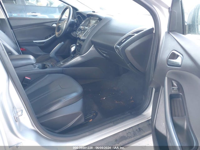 Ford Focus Titanium 2014 1FADP3N27EL186169 Image 5