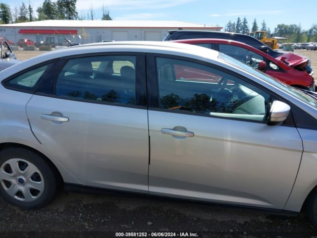 1FADP3F27GL291165 Ford FOCUS SE