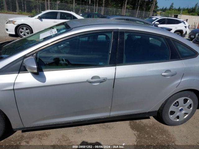 1FADP3F27GL291165 Ford FOCUS SE