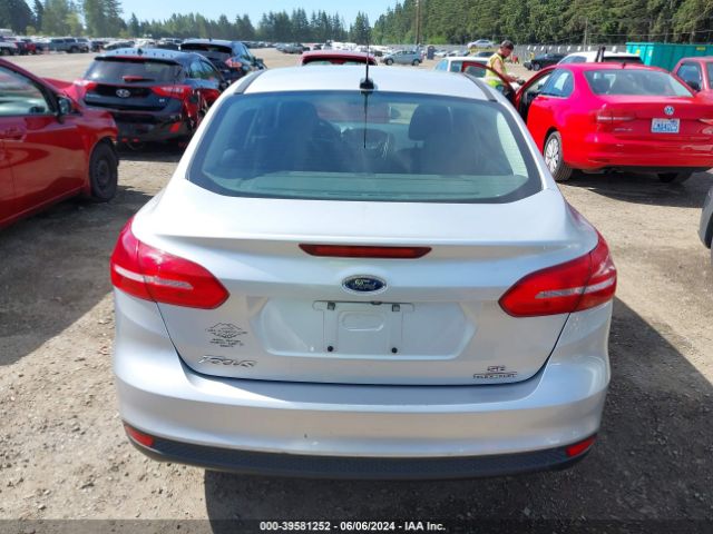 1FADP3F27GL291165 Ford FOCUS SE