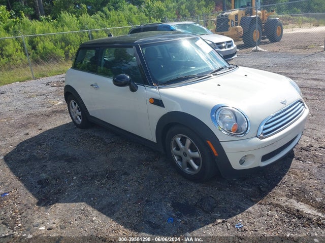 2007 MINI COOPER WMWMF33577TT58226 Photo 0
