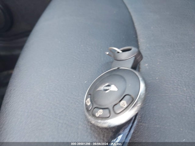 2007 MINI COOPER WMWMF33577TT58226 Photo 10