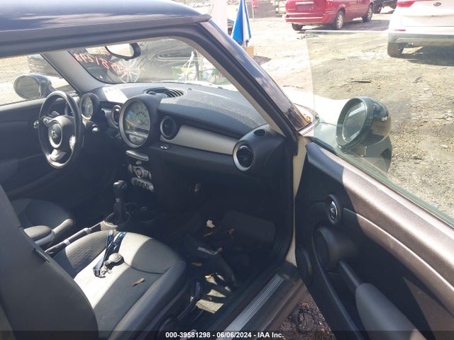 2007 MINI COOPER WMWMF33577TT58226 Photo 4