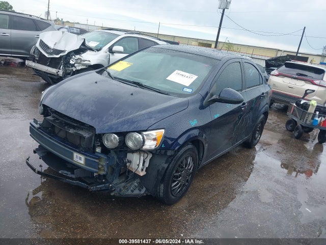 Chevrolet Sonic Ls Auto 2015 1G1JA5SH5F4136734 Image 2