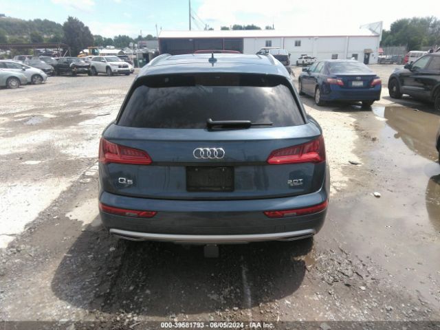 WA1CNAFY3J2167888 Audi Q5 2.0t Premium/2.0t Tech Premium