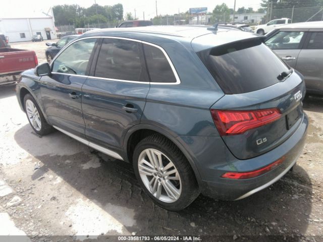 WA1CNAFY3J2167888 Audi Q5 2.0t Premium/2.0t Tech Premium