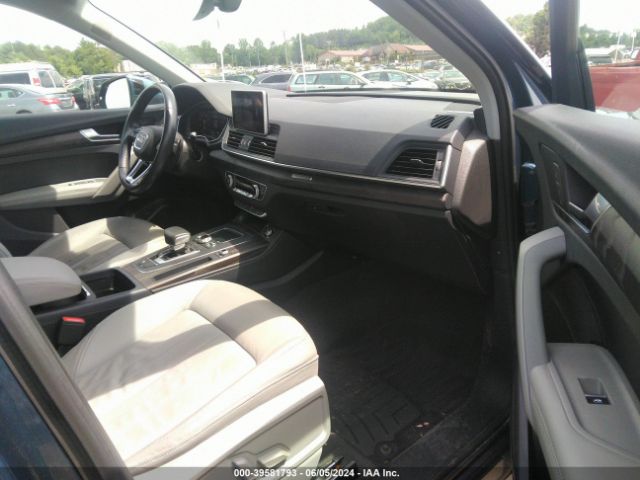 WA1CNAFY3J2167888 Audi Q5 2.0t Premium/2.0t Tech Premium