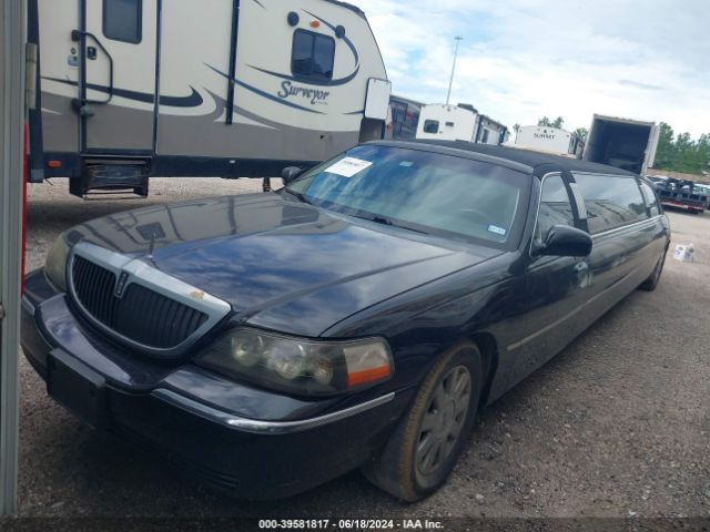 2004 LINCOLN TOWN CAR 1L1FM81W74Y622728 Photo 1