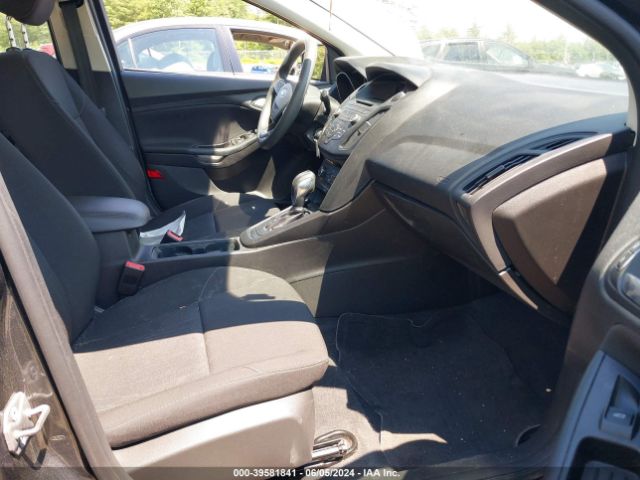 1FADP3F2XGL406454 Ford FOCUS SE