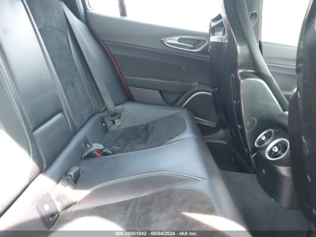 ZARFAMEVXN7656133 Alfa Romeo Giulia Quadrifoglio Rwd