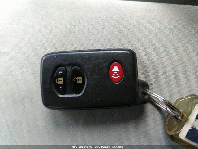 JTDKN3DU9F0436590 Toyota Prius Two