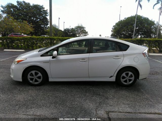 JTDKN3DU9F0436590 Toyota Prius Two