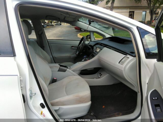 JTDKN3DU9F0436590 Toyota Prius Two