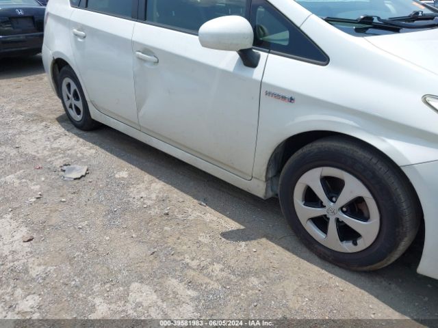 JTDKN3DU9E1823181 Toyota Prius Two