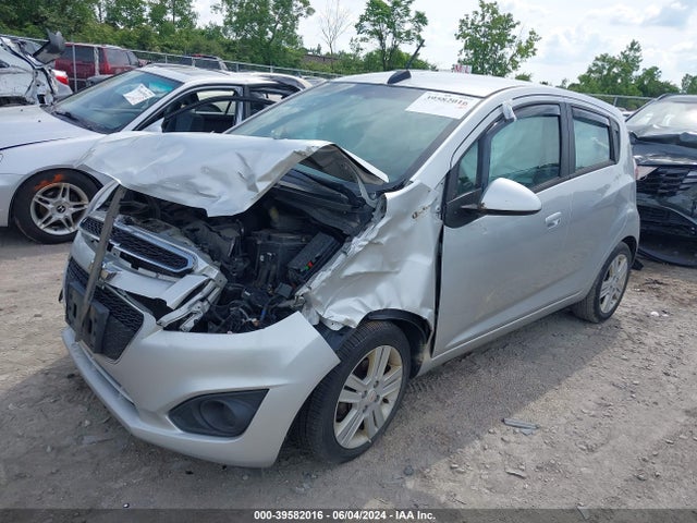 Chevrolet Spark 1lt Cvt 2015 KL8CD6S98FC744798 Image 2