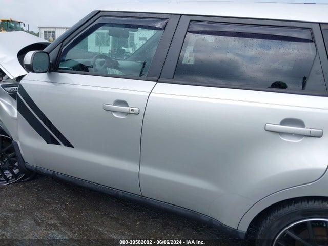 KIA Soul 2016 KNDJN2A20G7855302 Image 13