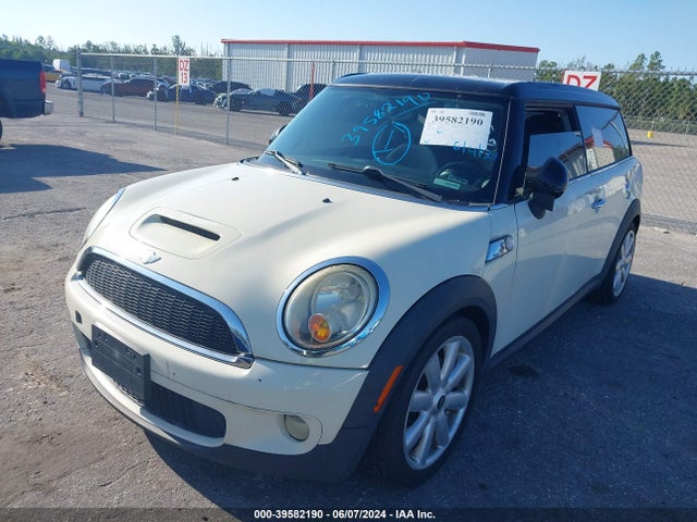 2008 MINI COOPER S CLUBMAN WMWMM33548TP87170 Photo 1